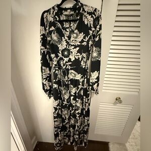 Banana Republic Black and Cream Floral Long Sleeve Dress